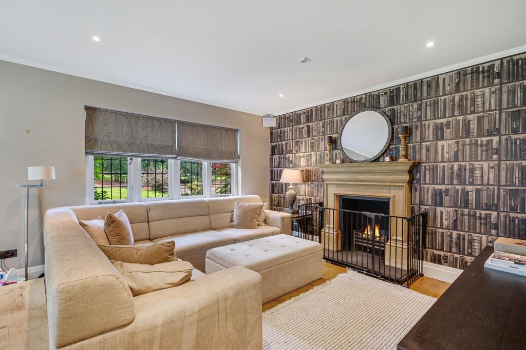 5 bedroom detached house/1.6 acres plot for sale in Hulse Heath Lane, Mere, WA16